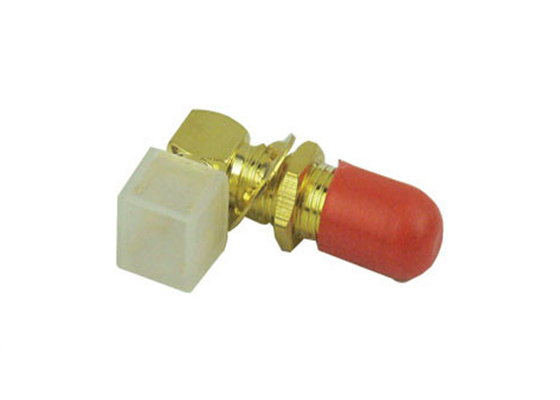 L'adattatore d'ottone del gomito ha infilato i connettori d'ottone metrici del tubo dei montaggi di tubo flessibile